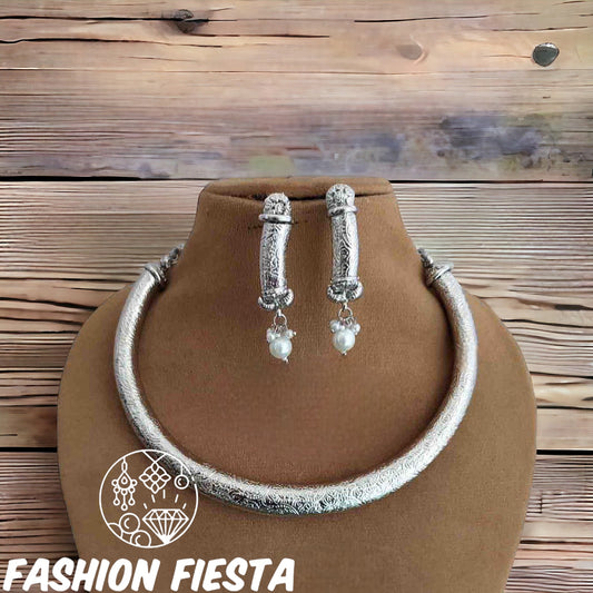 Hasli Necklace Set